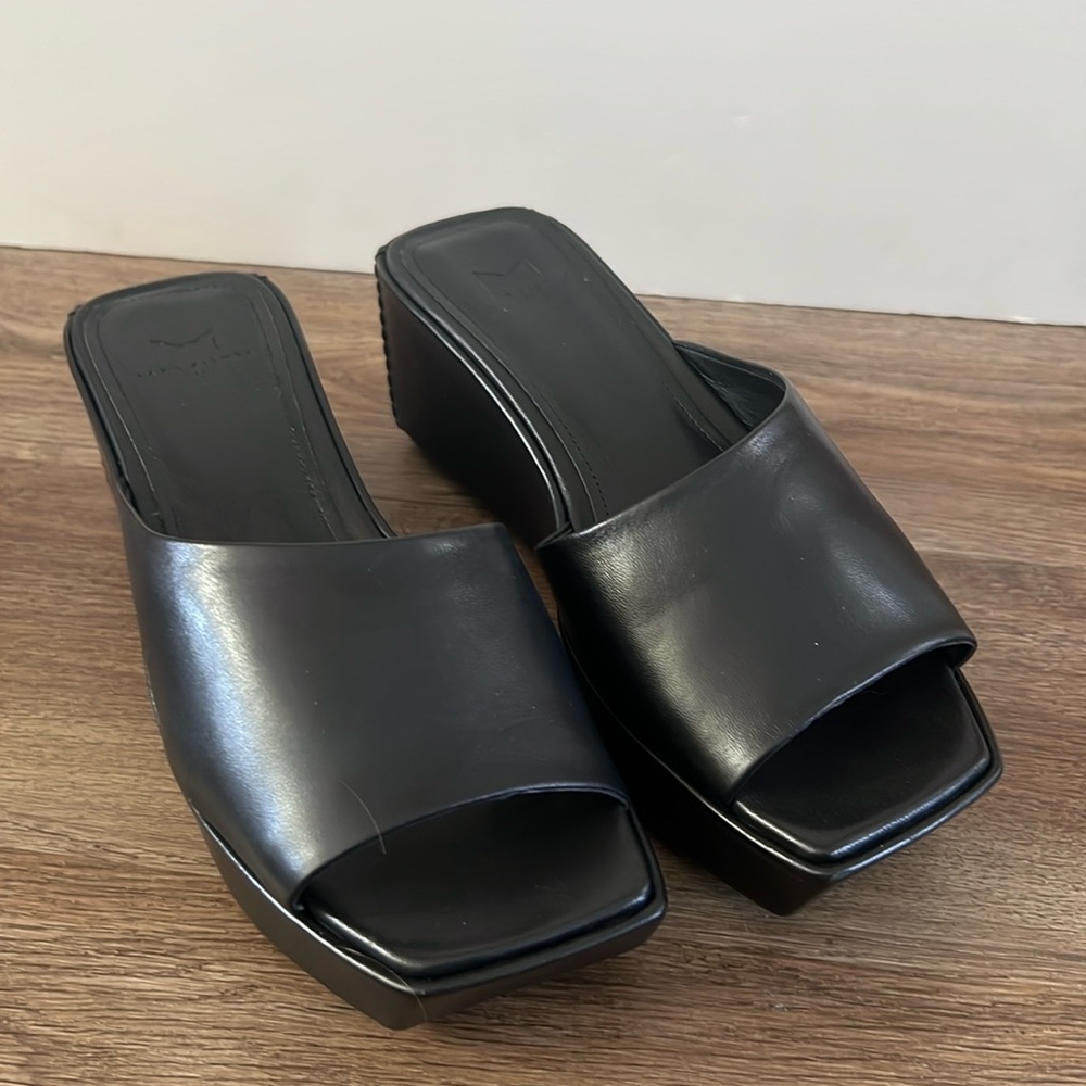 NIB Marc Fisher Yailyn Platform Leather Slide Sandal - Black - 7.5 M